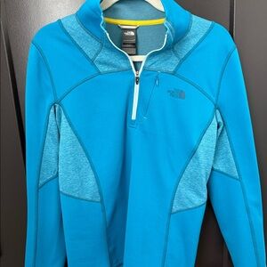 The Northface Brand Women’s Quarterzip Layer Size M Blue. Great Ski layer